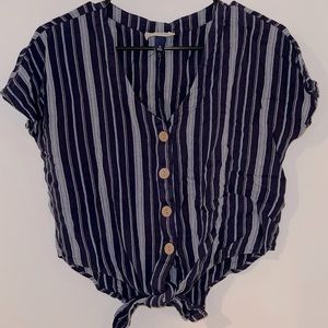 Universal Thread size XS short sleeved top